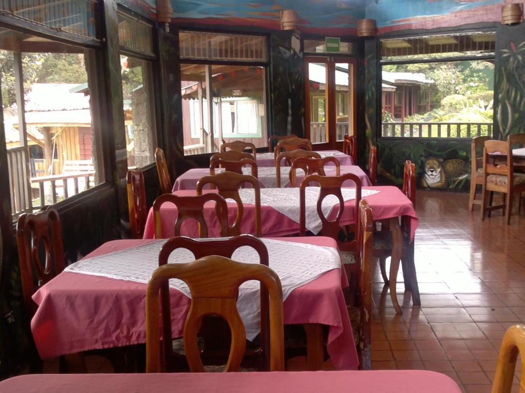 Hostel Villa Verde Monteverde ภายนอก รูปภาพ