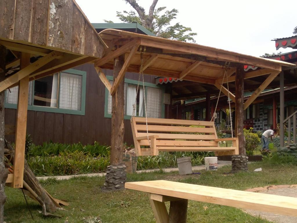 Hostel Villa Verde Monteverde ภายนอก รูปภาพ
