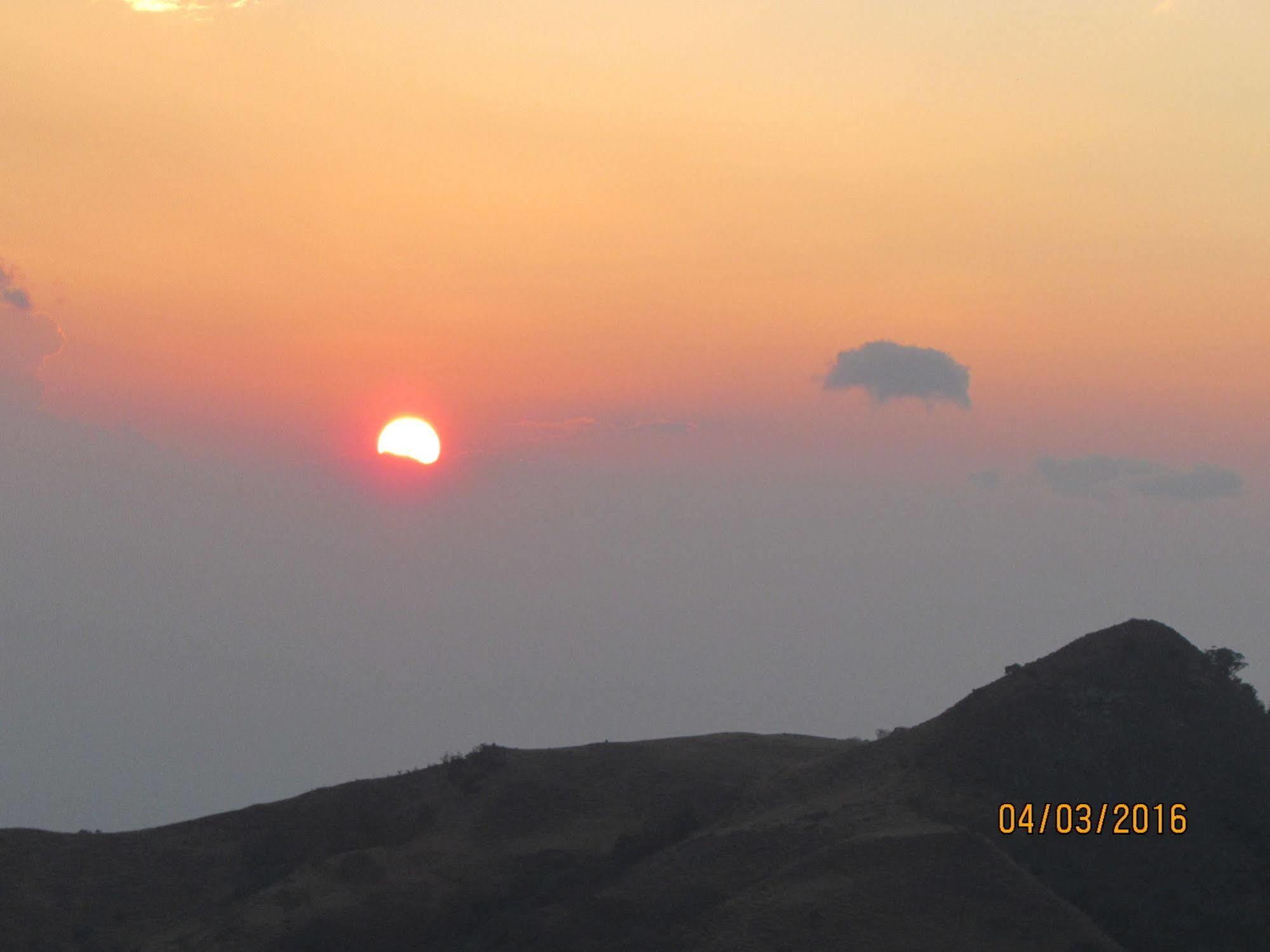 Hostel Villa Verde Monteverde ภายนอก รูปภาพ