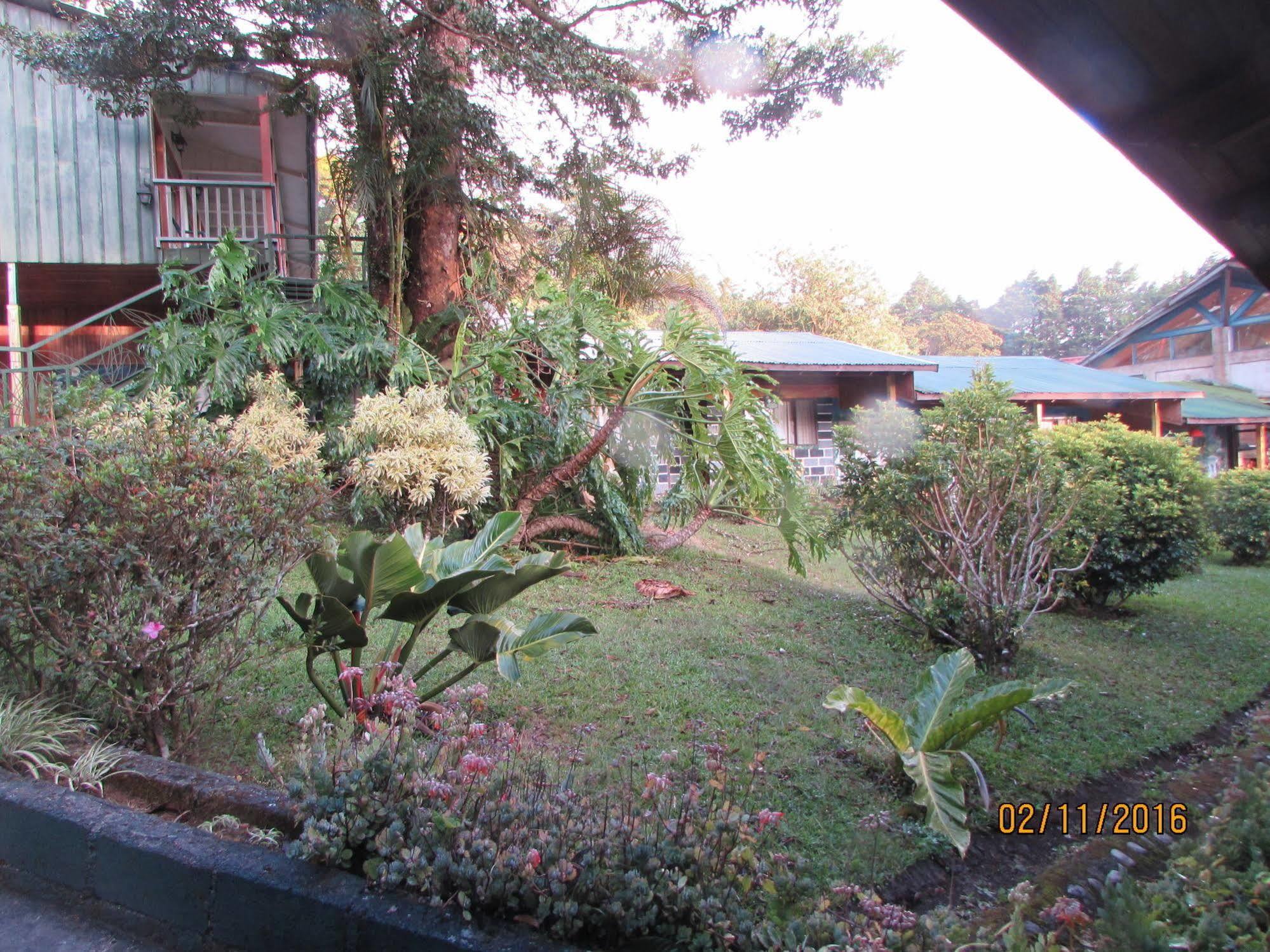 Hostel Villa Verde Monteverde ภายนอก รูปภาพ